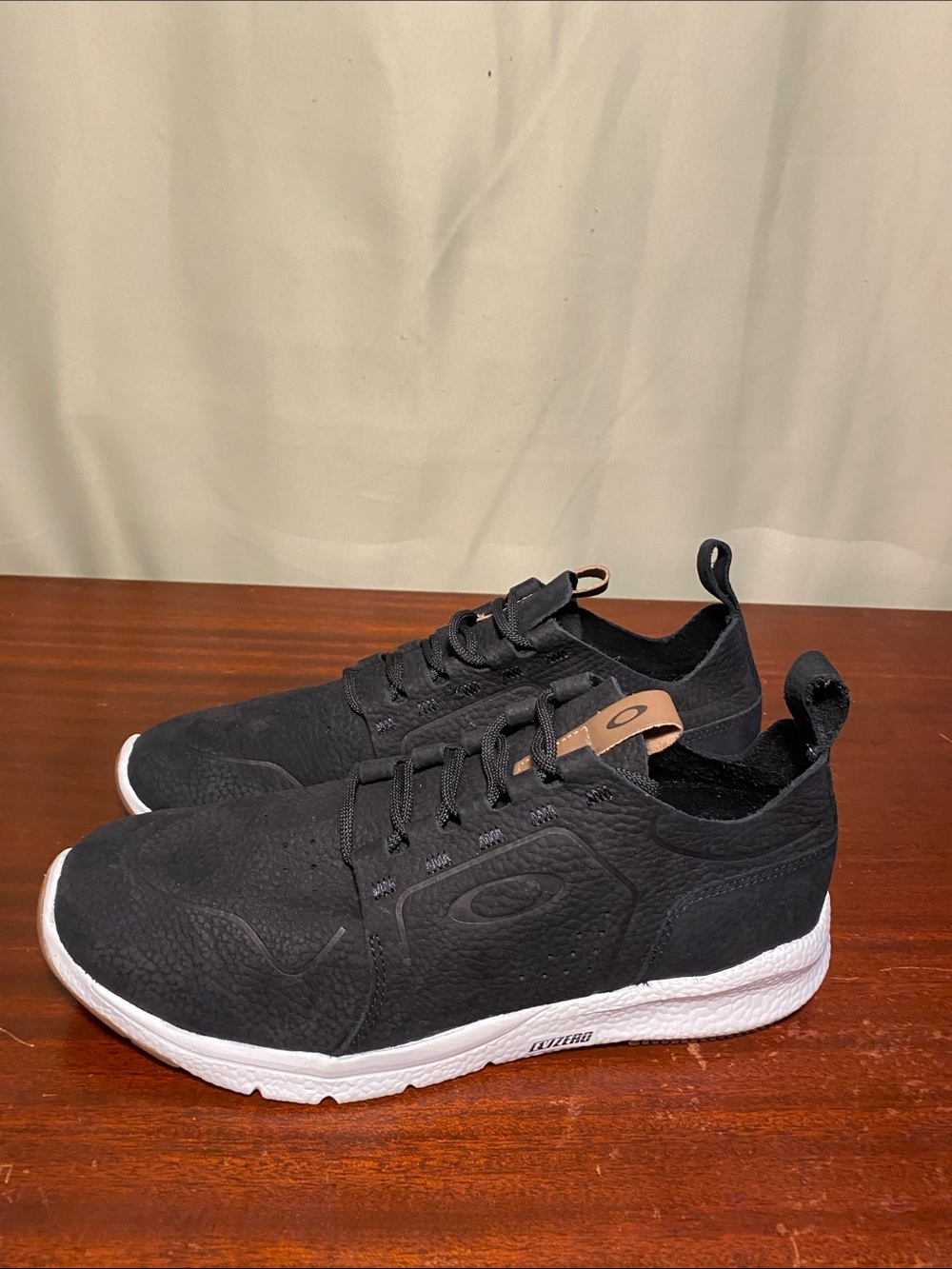 Oakley Dry EVZero Casual Sneakers Shoes Carbon Nubuck Leather Black Mens 10